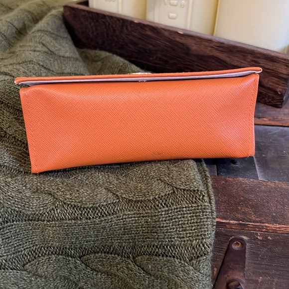 🔥 Tory Burch Aviator Gold Wire Frame Sunglasses with Orange Case Included - Picture 15 of 15